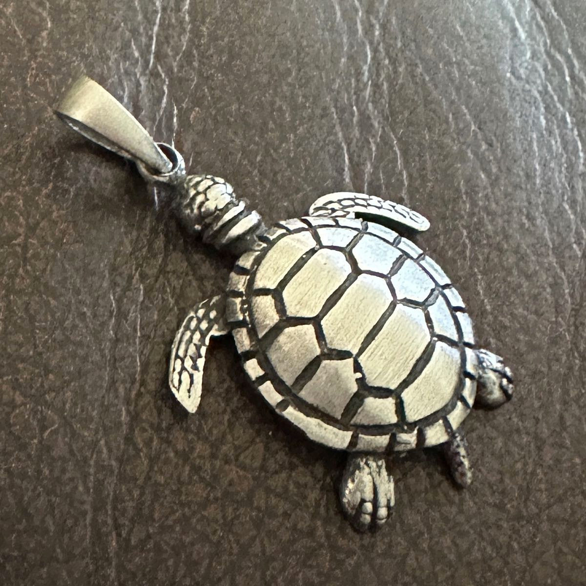 BeachJewelry.com - Pewter 'TURTLE' Pendant (#c517)